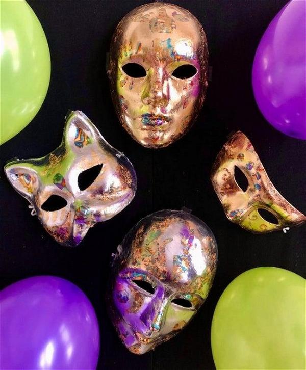 DIY Mardi Gras Gilded Mask
