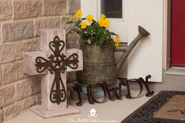 DIY Outdoor Wooden Cross Design