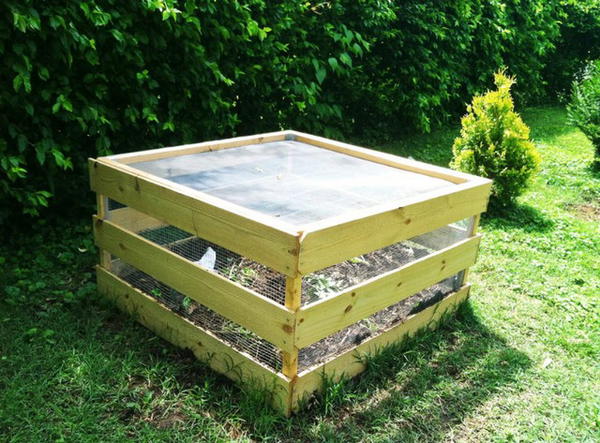 Build Your Own Kitchen Compost Bin