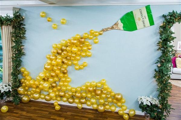 DIY Champagne Balloon Wall Decor