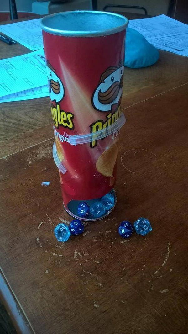 Dice block Pringles