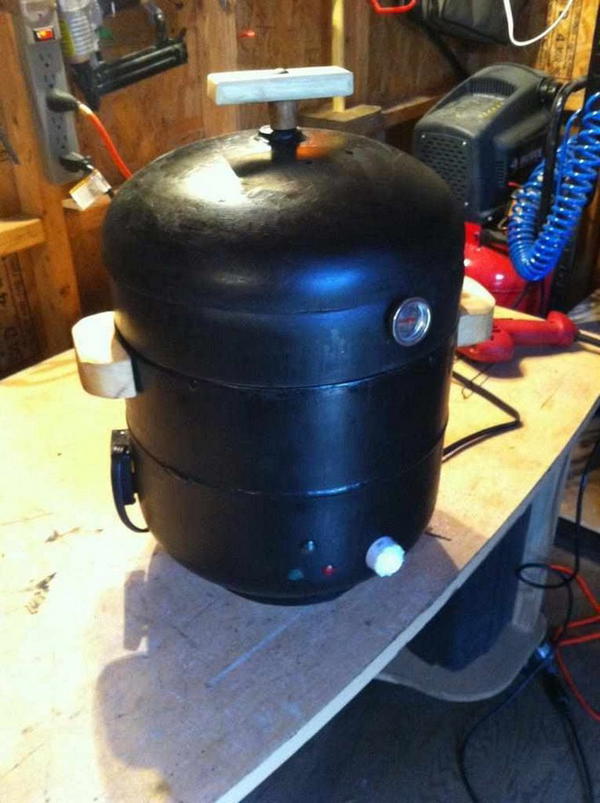 DIY Smoker From Propane Tanks