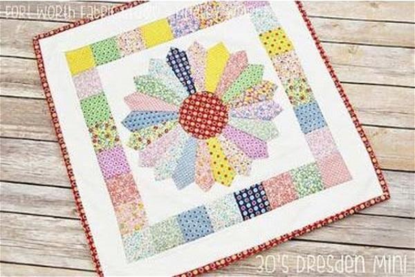 Dresden Plate Mini Quilt