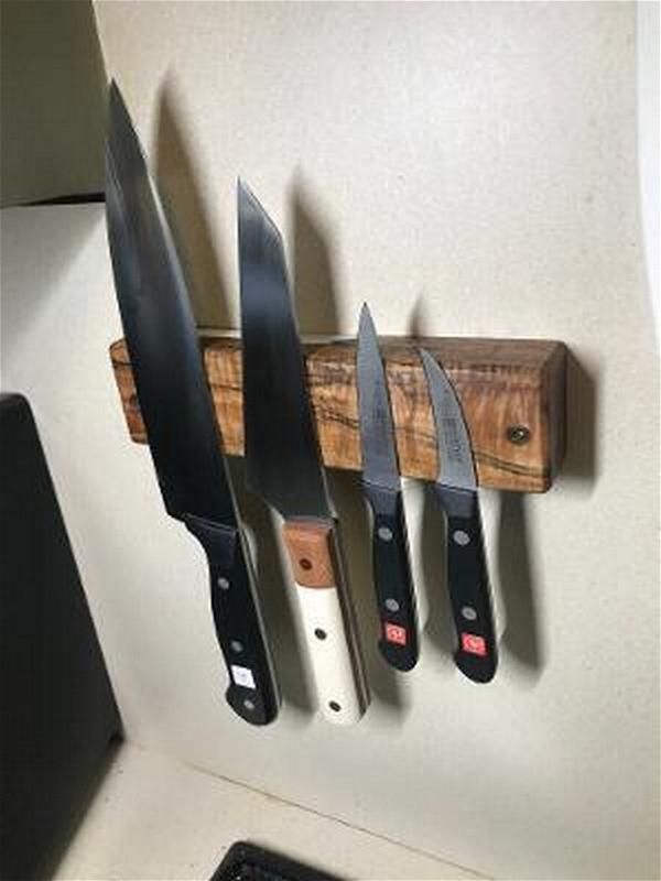 Magnetic Knife Block With Pallet Wood