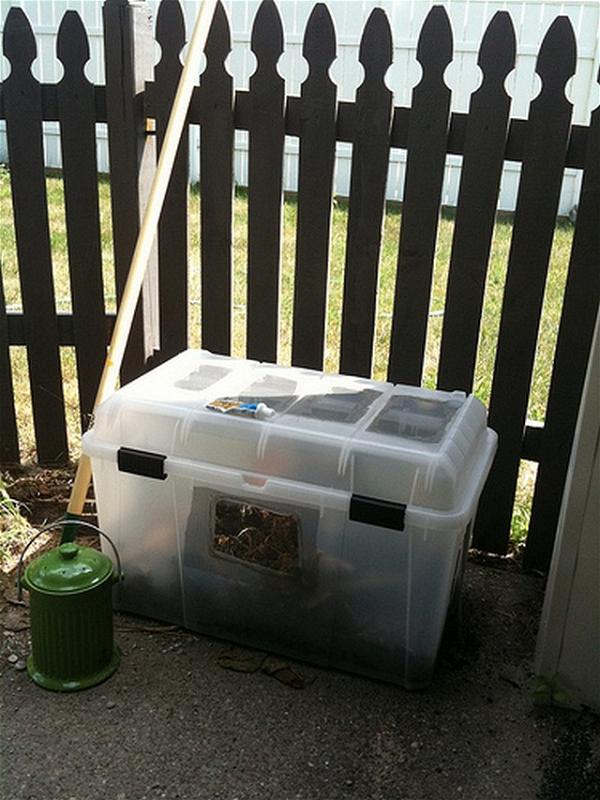 Outdoor Compost Bin Idea In Cheap Way