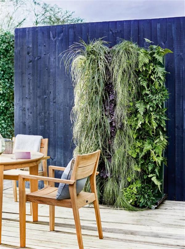 DIY Garden Decor With Living Wall