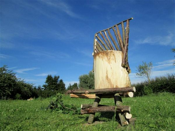 Stump Wooden Throne Chair