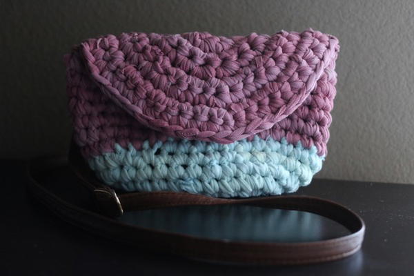 T-shirt Yarn Crocheted Crossbody Bag