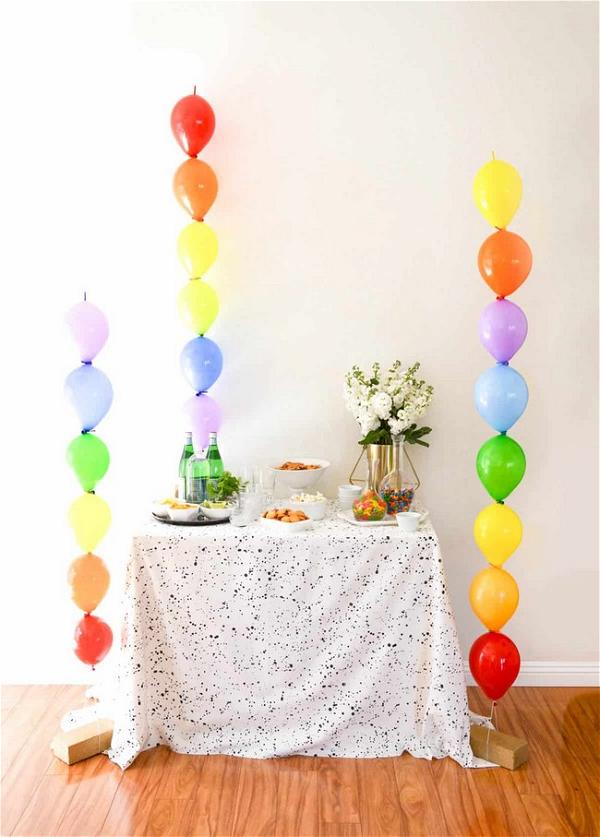 DIY Balloon Column With Rainbow Linking Balloons