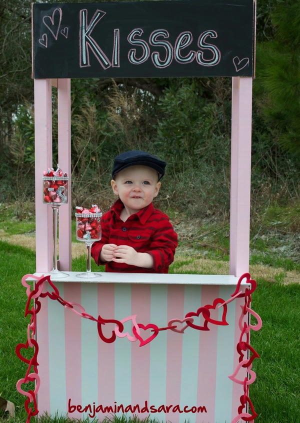 DIY Kissing Booth 2