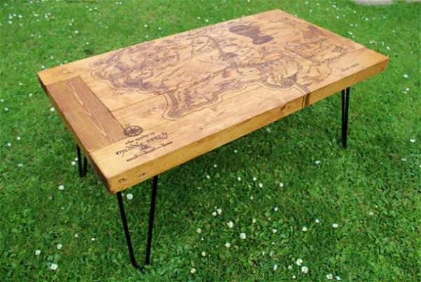 DIY Pallet Coffee Table With Tolkien’s Map