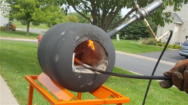  DIY Propane Fired Forge From An Old Propane Tank
