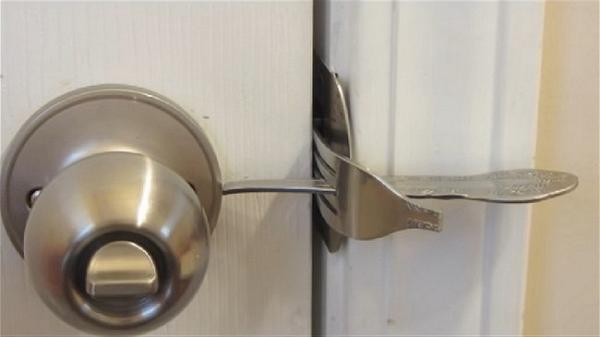 DIY Fork Door Lock