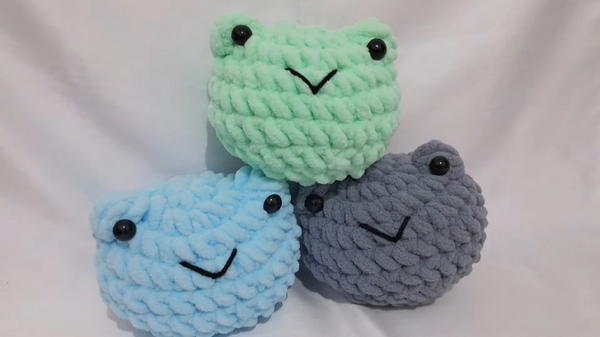 Crochet No Sew Mini Frog Plushie Pattern