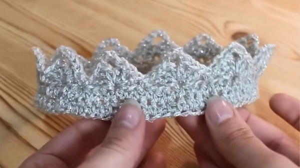 Crochet Beautiful Crown Pattern