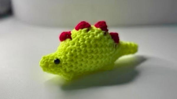 Crochet Easy Amigurumi Stegosaurus Pattern (1)