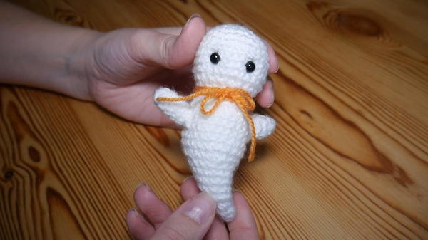 Crochet Halloween Ghosts Pattern