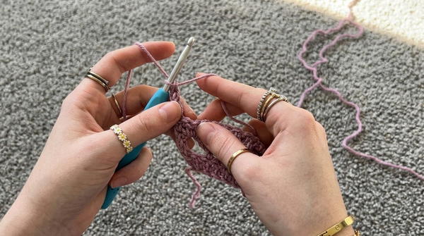 Free Crochet Beautiful Bell-Sleeves Shrug with This Amazing Pattern ...