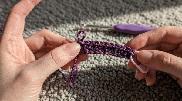 Easy One-Row Repeat Crochet Baby Blanket Tutorial 4