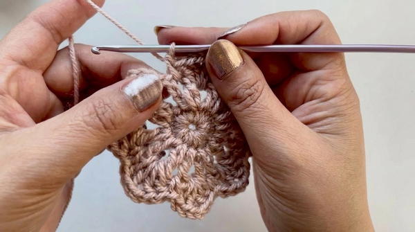 Crochet Pattern - Beautiful & Easy Granny Square 5