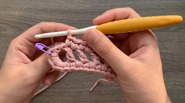 Easiest crochet mesh bag tutorial beginner friendly (crochet net bag) 4