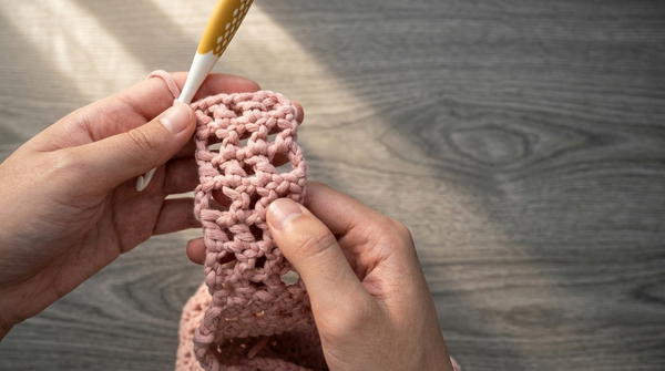 Easiest crochet mesh bag tutorial beginner friendly (crochet net bag) 6