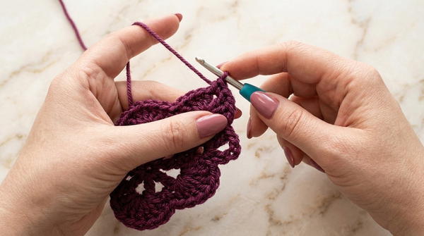 How-to-Crochet-a-Shell-stitch-squareblanket-5