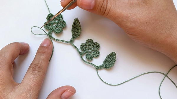 Irish Crochet Branch with Queen Yarn 5