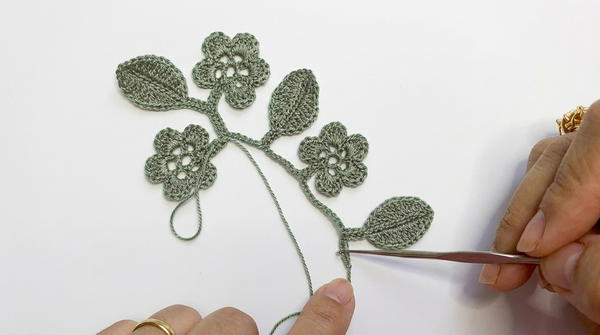 Irish Crochet Branch with Queen Yarn 6
