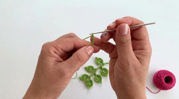 Make a beautiful Irish crochet branch for your blouses. 4