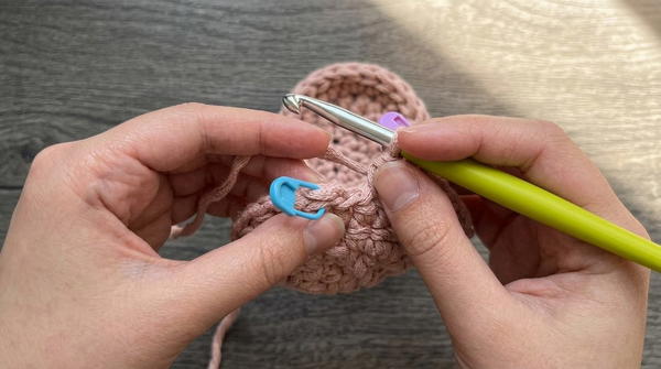 small crochet handbag tutorial in depth crochet bag tutorial step by step 6