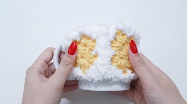 COZY MUG COVER 2