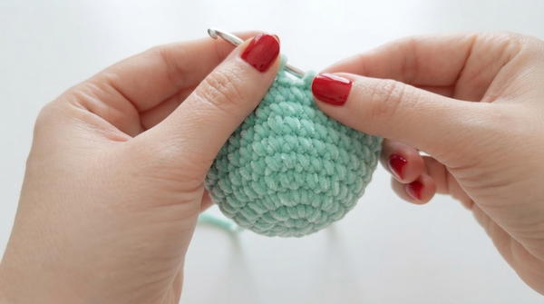 CROCHET COIN PURSE KEYCHAIN 5