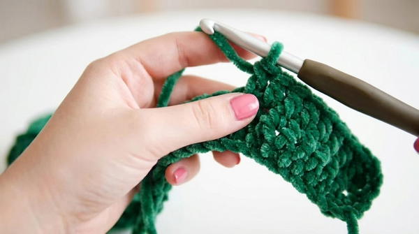 CROCHET-EAR-WARMER-HEADBAND-4