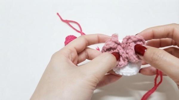 CROCHET FLOWER BOUQUET FOR DOLL 6