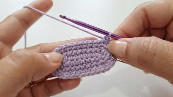 CROCHET MINI BACKPACK FOR DOLLS 4