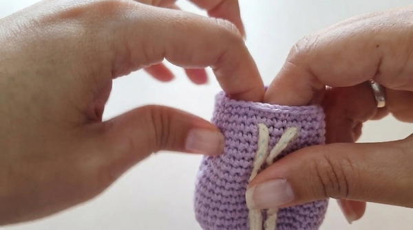 CROCHET MINI BACKPACK FOR DOLLS 6