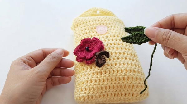 CROCHET MOBILE PHONE CASE 8