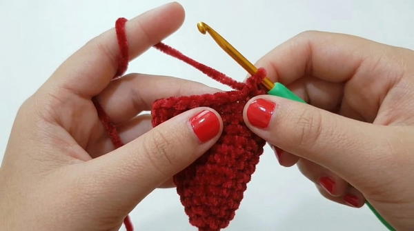 CROCHET SANTA CLAUSE HAT FOR DOLLS (BIG VERSION) 5