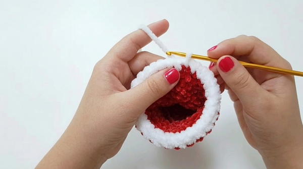CROCHET SANTA CLAUSE HAT FOR DOLLS (BIG VERSION) 7