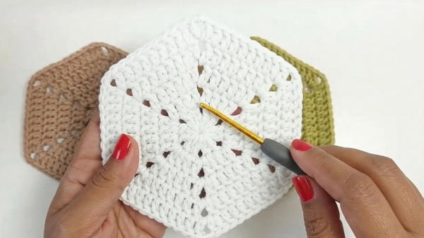 Crochet Coaster Invisible Column Hexagon Motif (7)