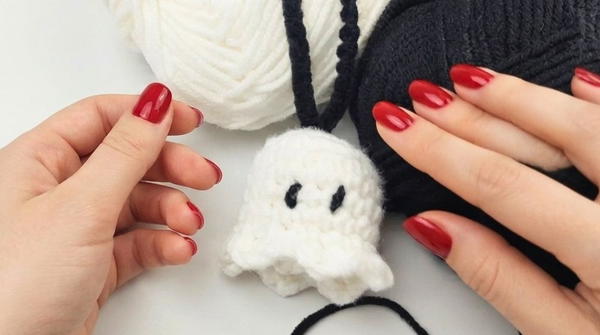 Crochet Ghost Keychain Crochet Halloween Bag Charm (2)