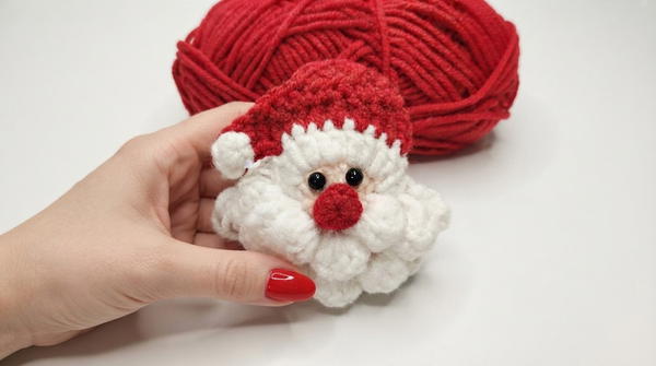 Crochet Santa Claus Ornament 2