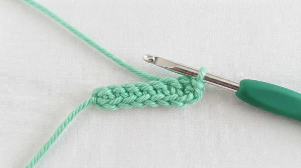 Easy beginners basic crochet triangle 3