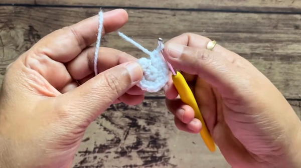 How to Crochet Ball Ornament Christmas Tree Decoration Tutorial 3