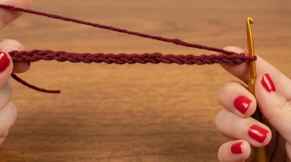 How to make a crochet mini hobo bag 3