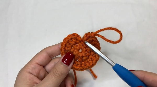 Pumpkin treat bag crochet tutorial 4