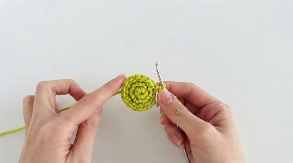 SHORT AND EASY!! TUTORIAL ON HOW TO KNIT A MINI FROG 3