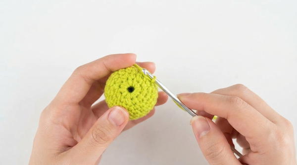 SHORT AND EASY!! TUTORIAL ON HOW TO KNIT A MINI FROG 4