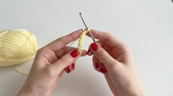 SHORT & EASY!! BEE KNITTING TUTORIAL BEE AMIGURUMI KNITTING TUTORIAL FOR BEGINNERS 3